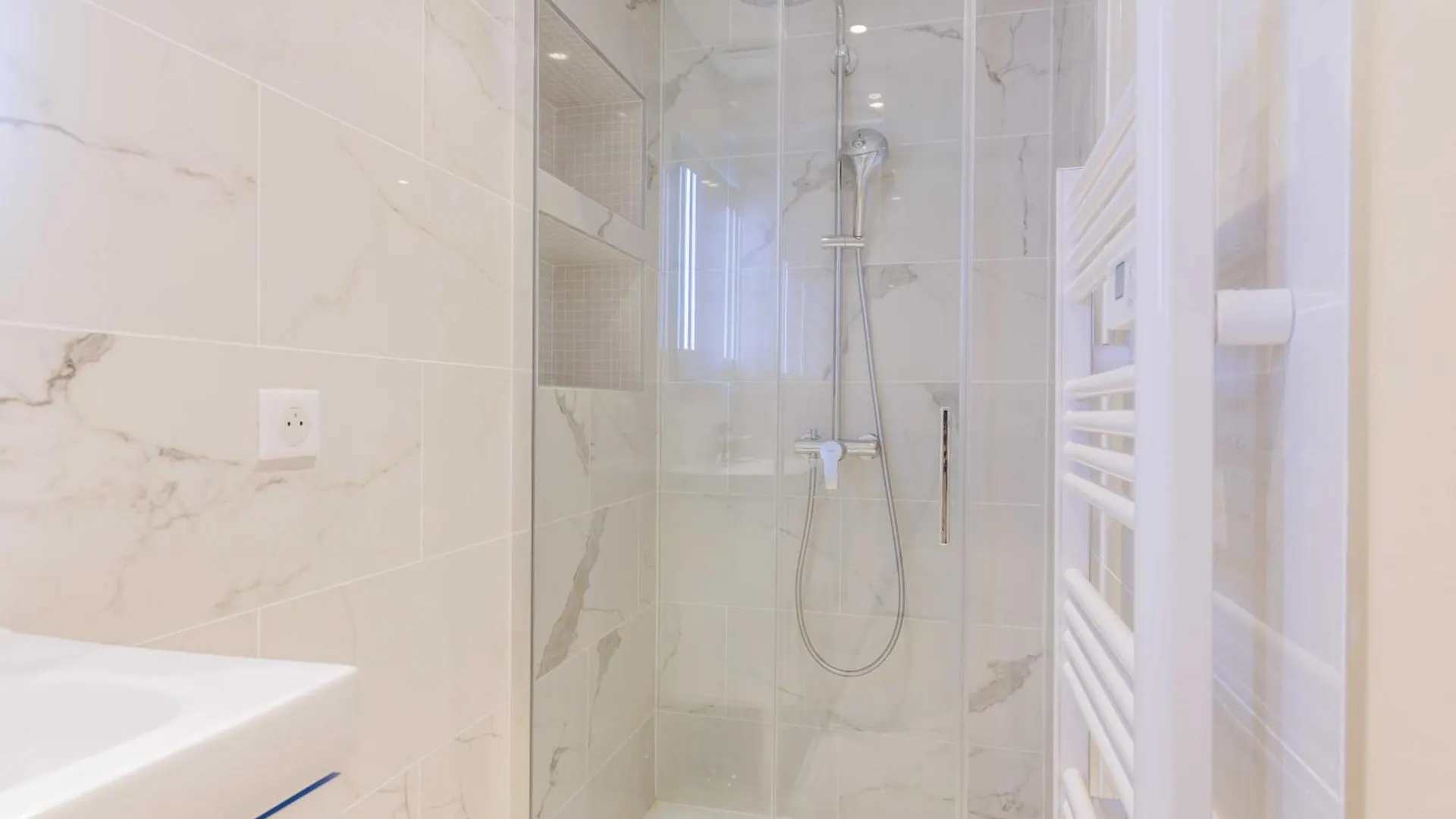 Modern Apartment - 2Br - 6P - Saint-Ambroise باريس فرنسا