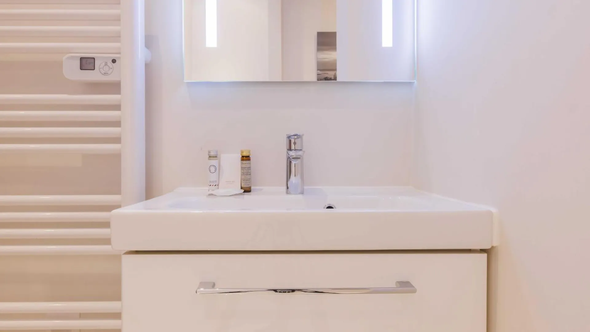 Modern Apartment - 2Br - 6P - Saint-Ambroise Paris France